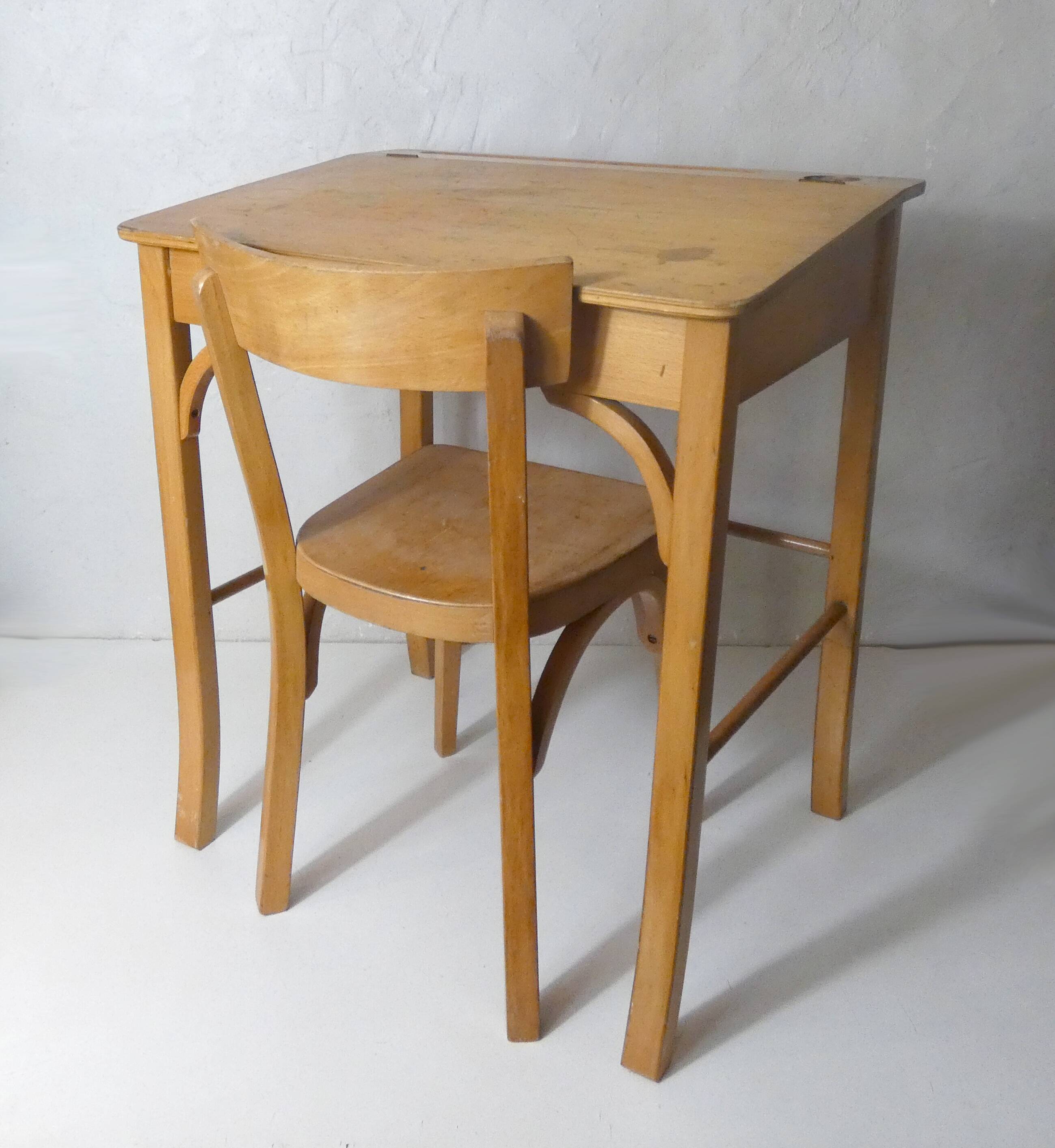 Desk + Baumann chair for children