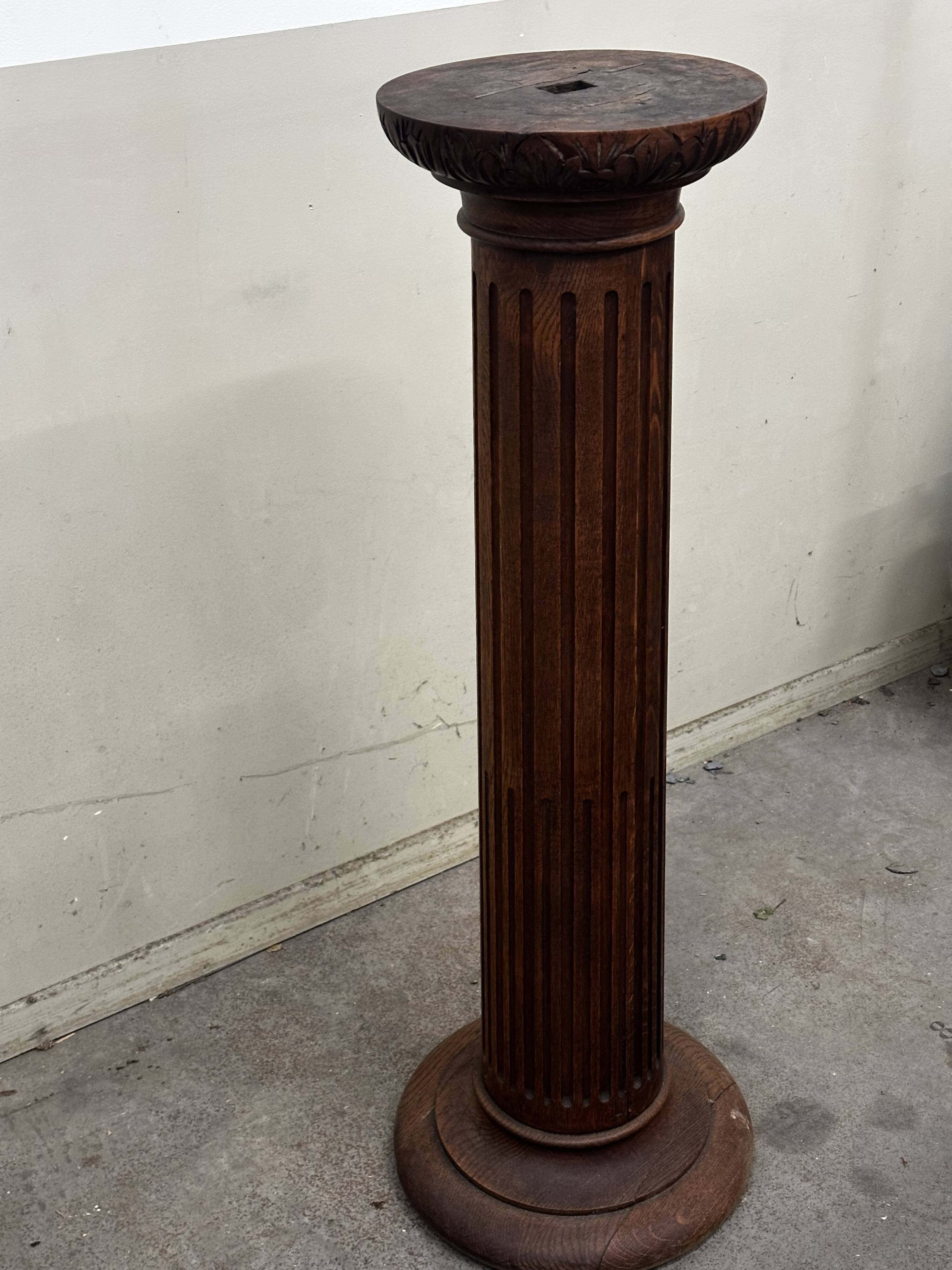 Fluted column in carved and molded wood - circa 1900
