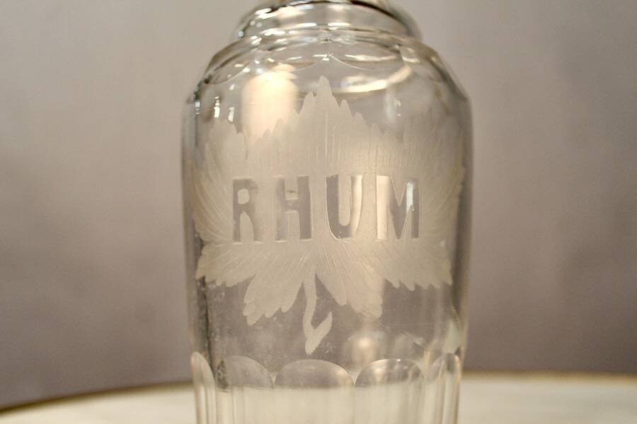 “Rum” cut crystal bottle