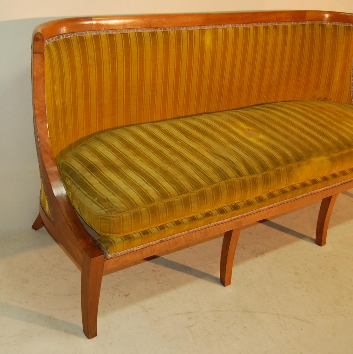 Empire walnut hooded sofa