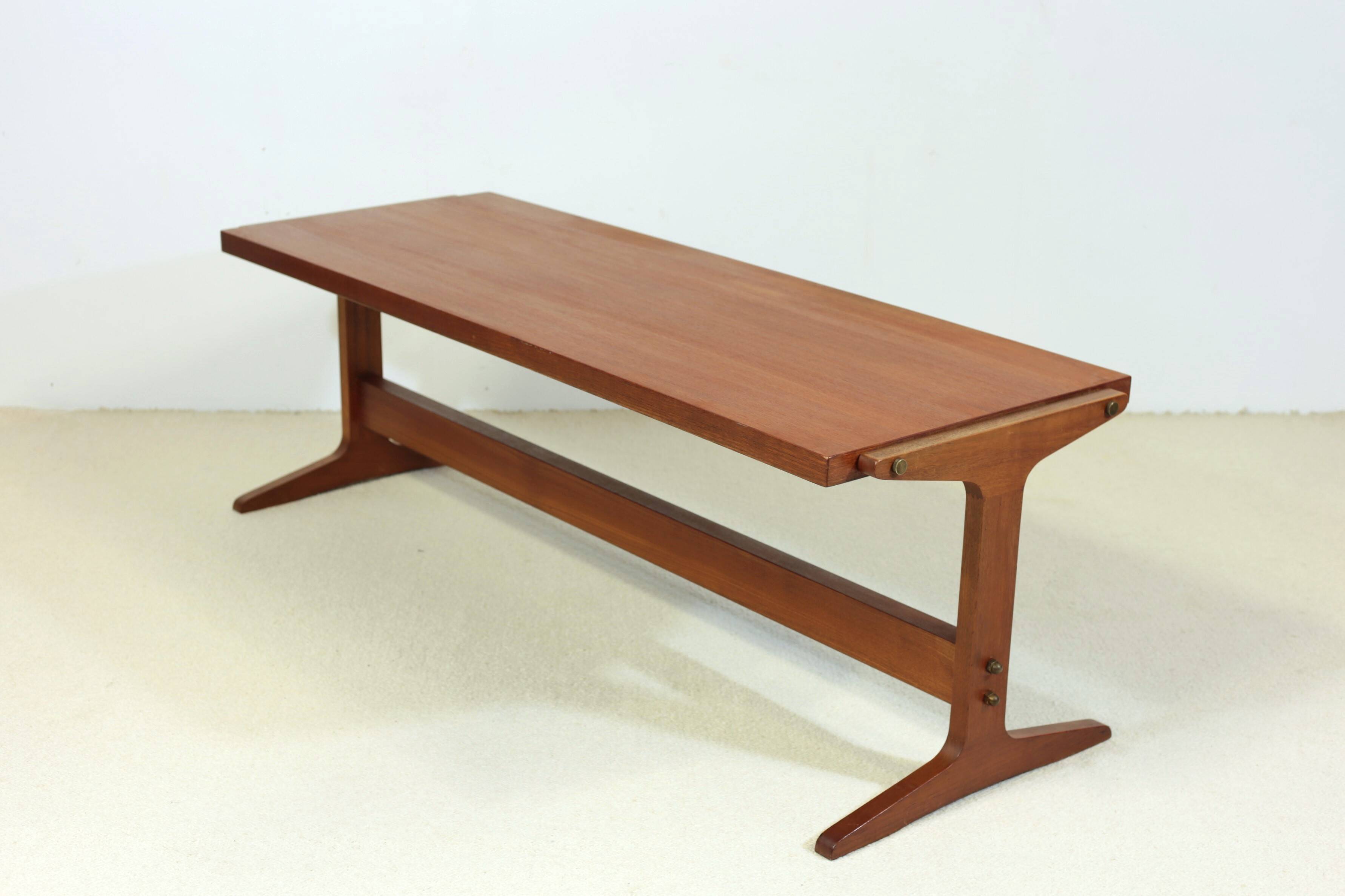 Reversible coffee table