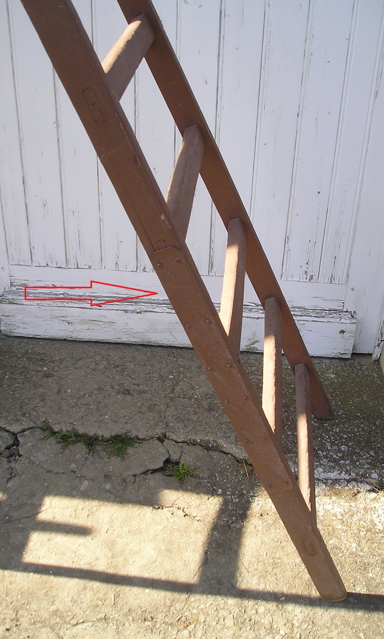 Old wooden painter's scale with 2 panels