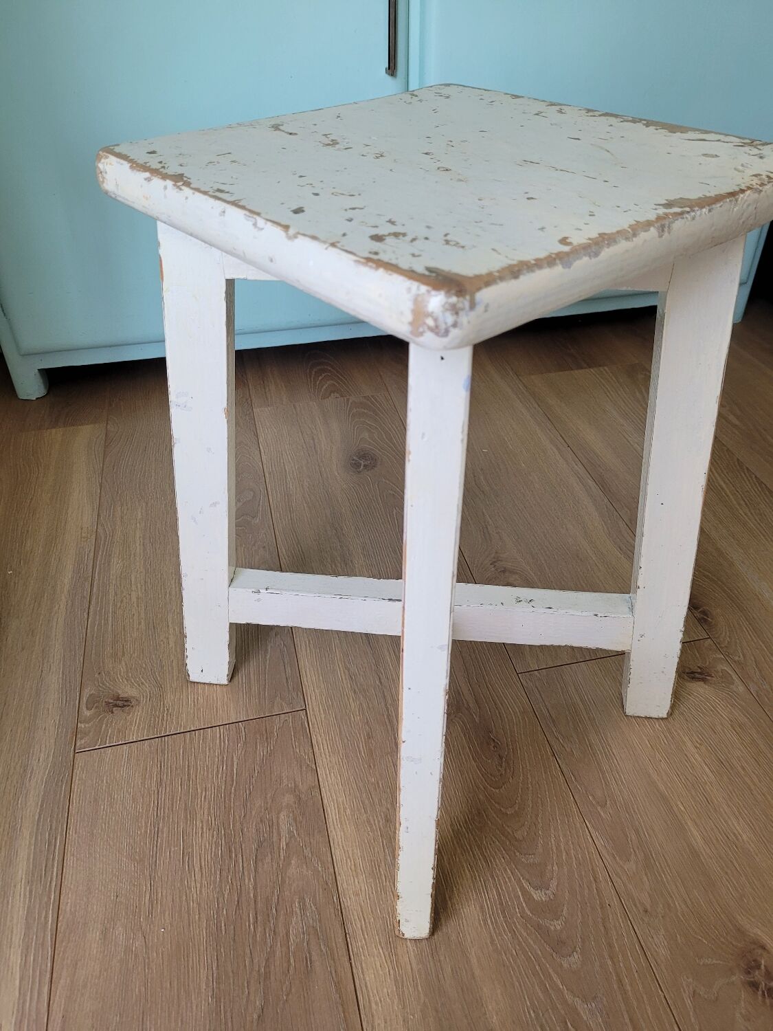 Wood workshop stool