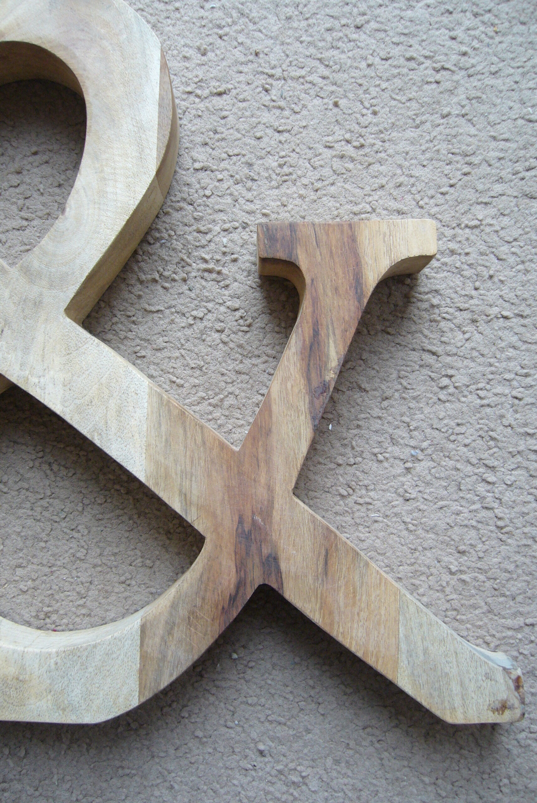 Letter Esperluette solid wood