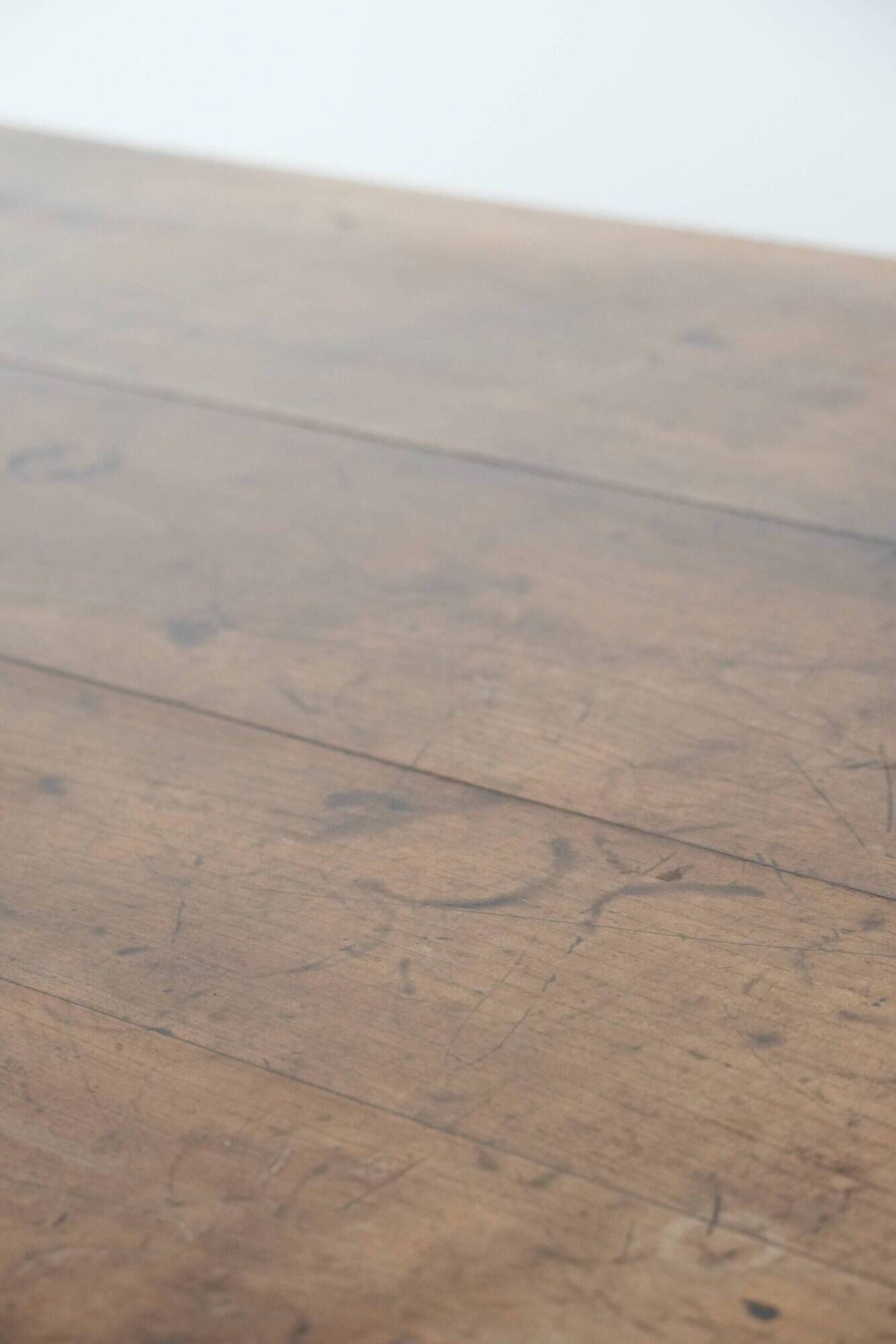French dining table made of fruitwood from the early 19th century