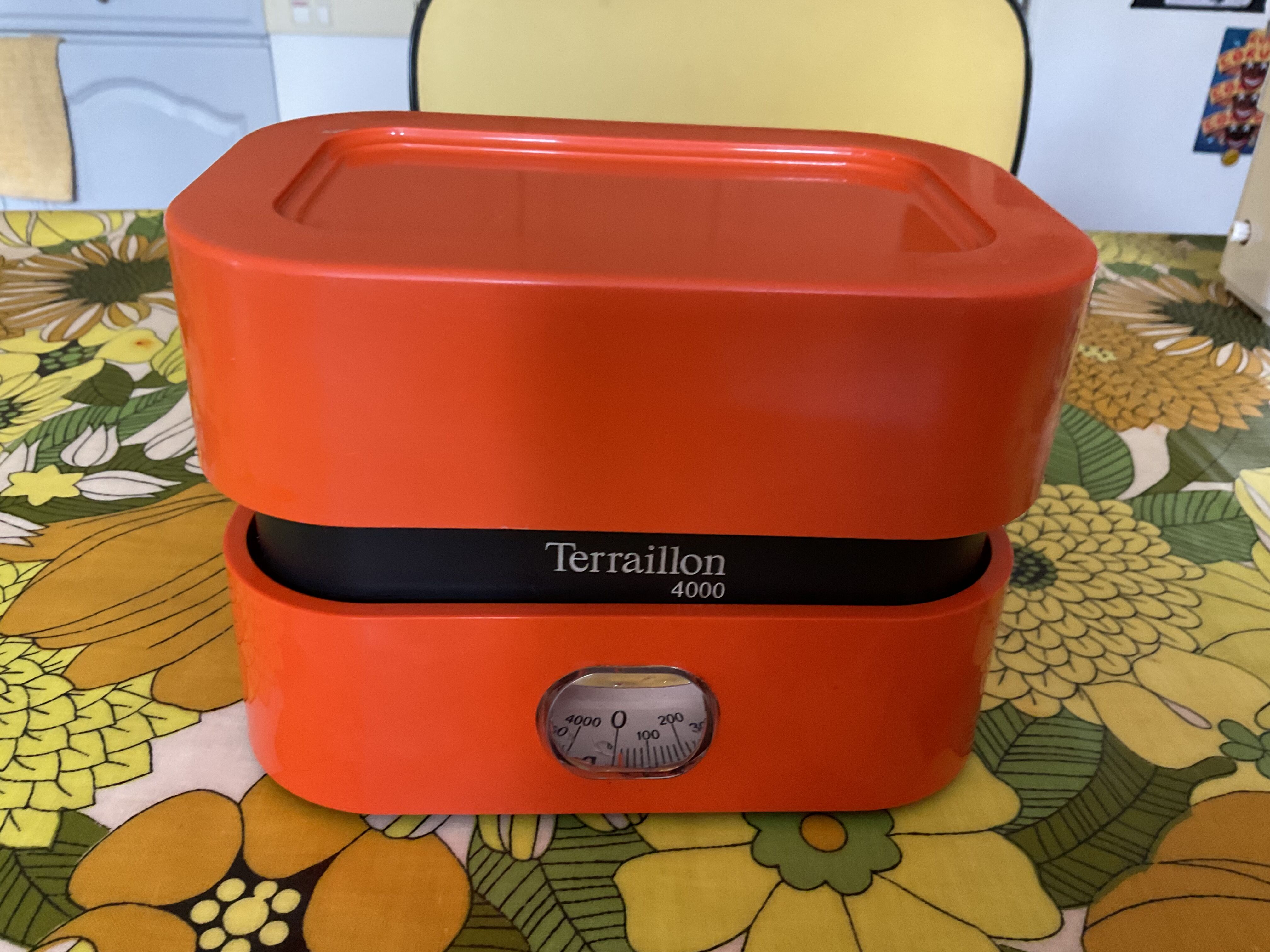 Vintage orange terraillon scale