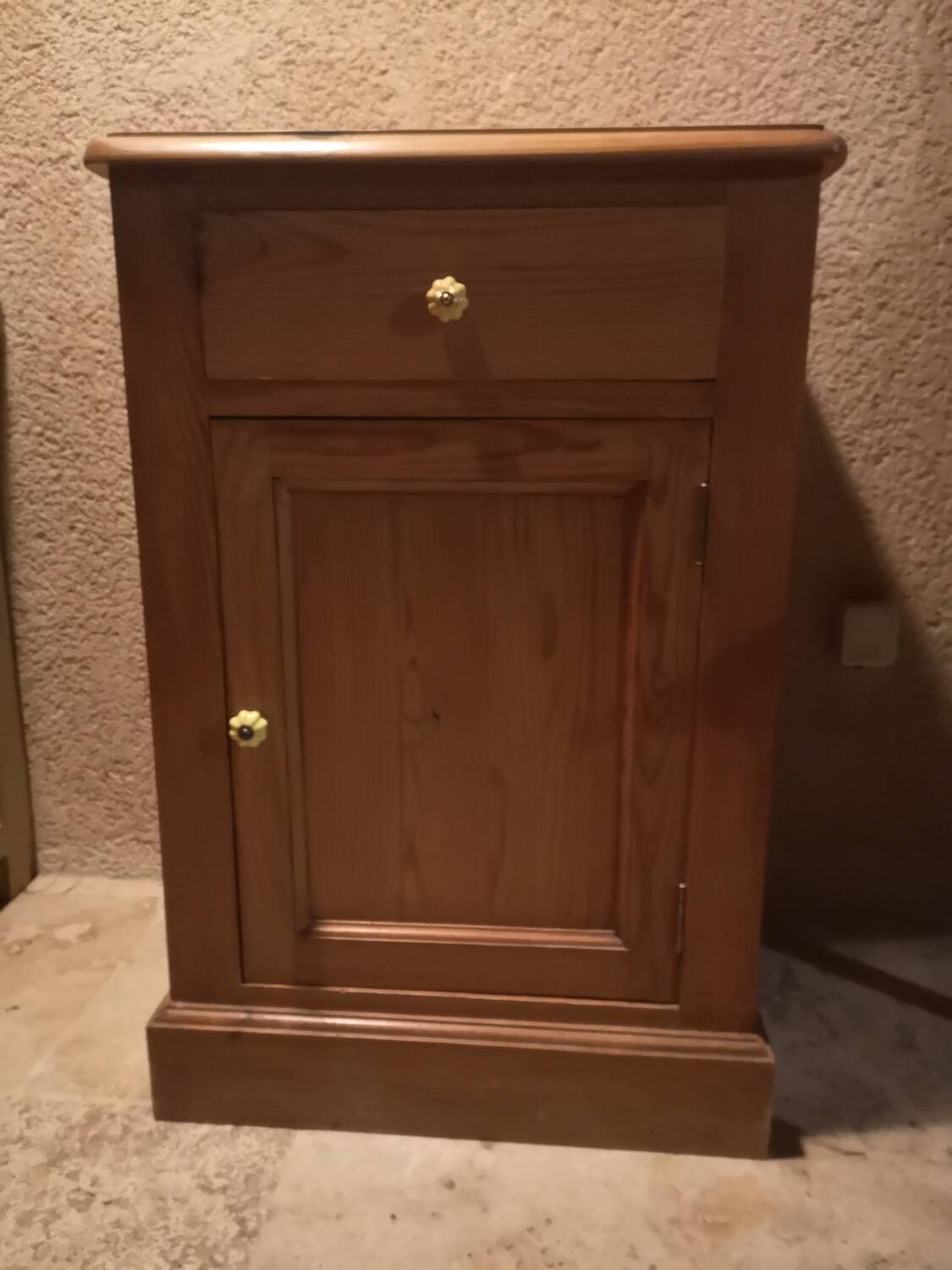 Solid pine jam maker