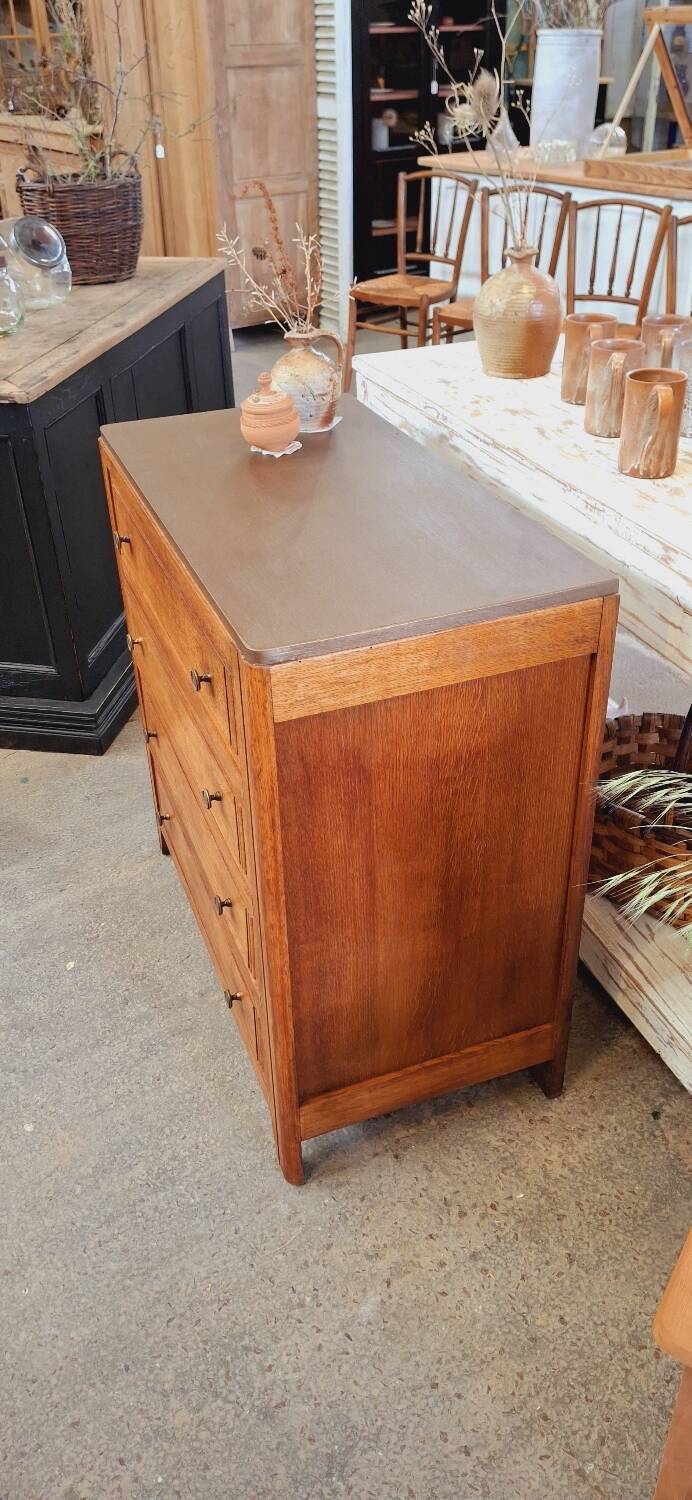 Antique chest of drawers