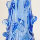 Vase en verre bleu 1960