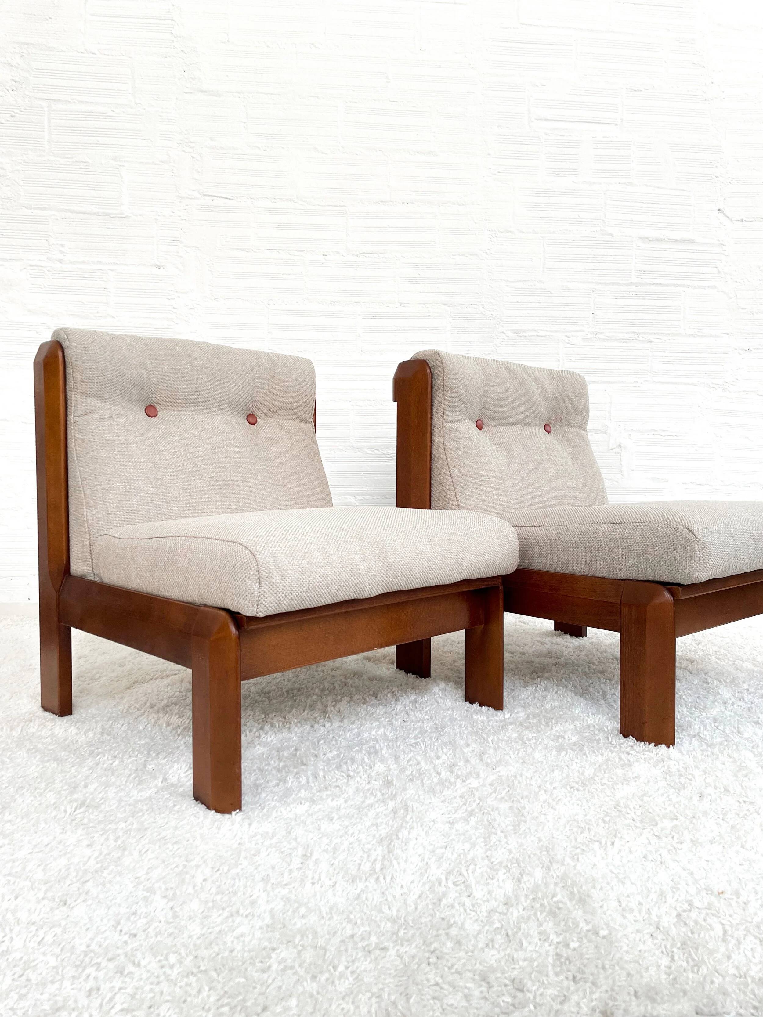 Guilleumas armchair. Upholstered in raw. Spain 70s