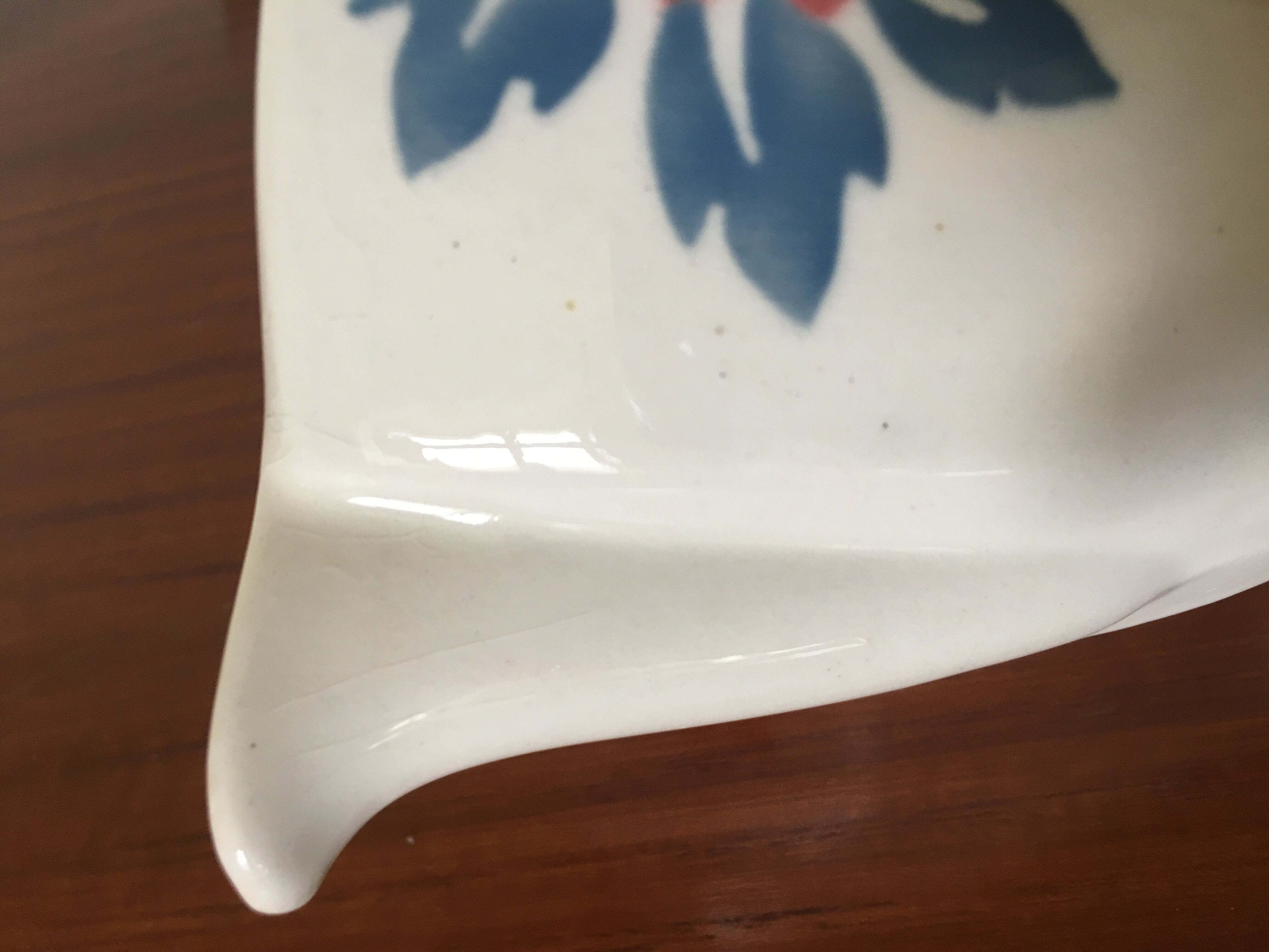 Badonviller milk pot or creamer, rose decoration