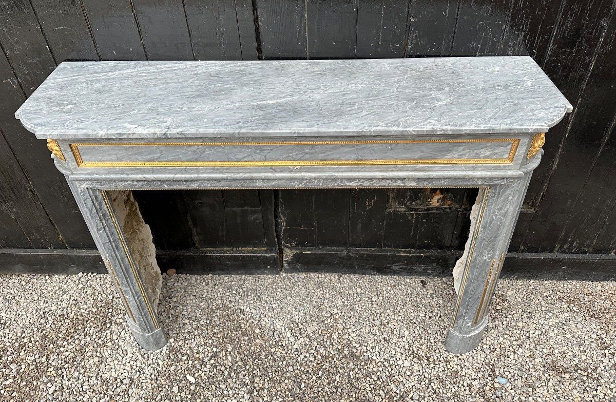 Louis XVI style half-moon fireplace in marble circa 1880