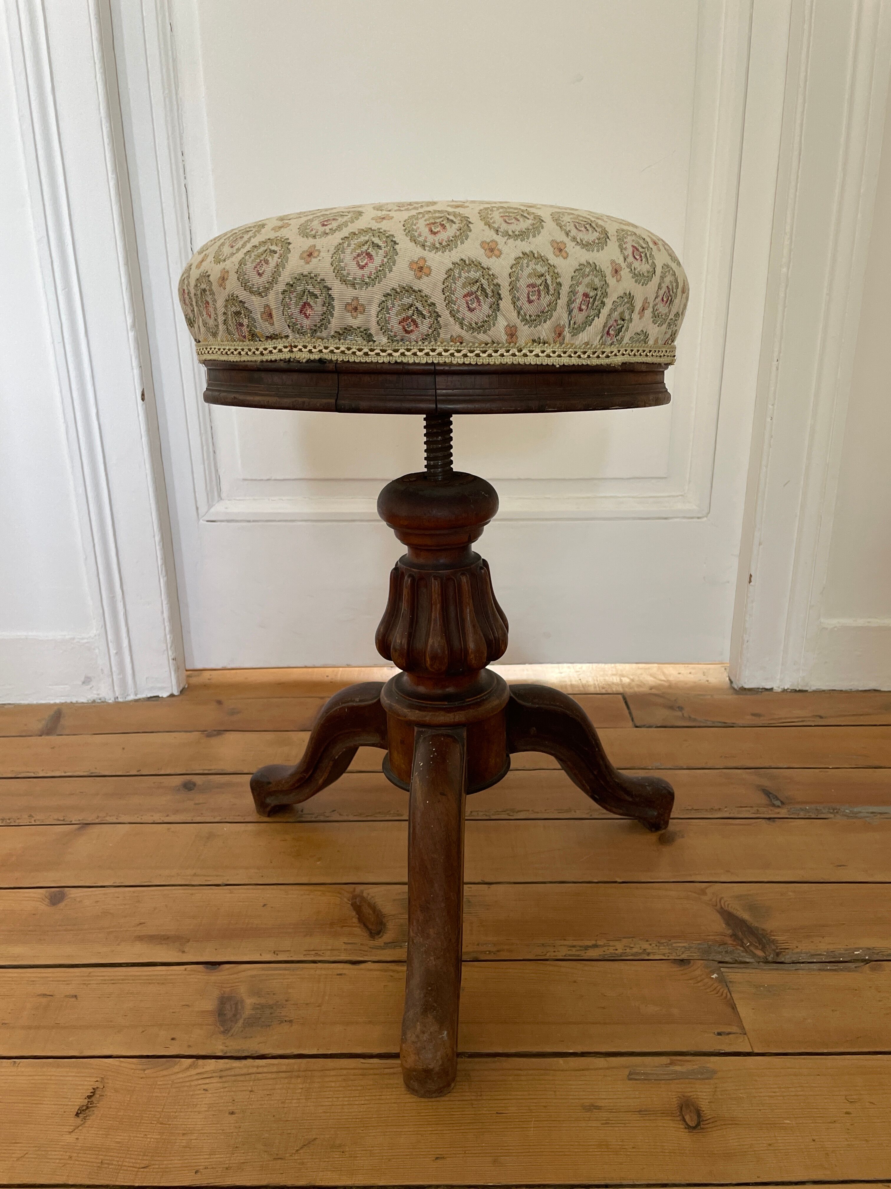 Screw piano stool, Napoleon III