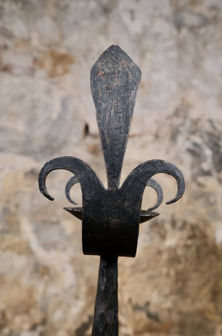 Large brutalist candlestick in wrought iron, early 20th century.