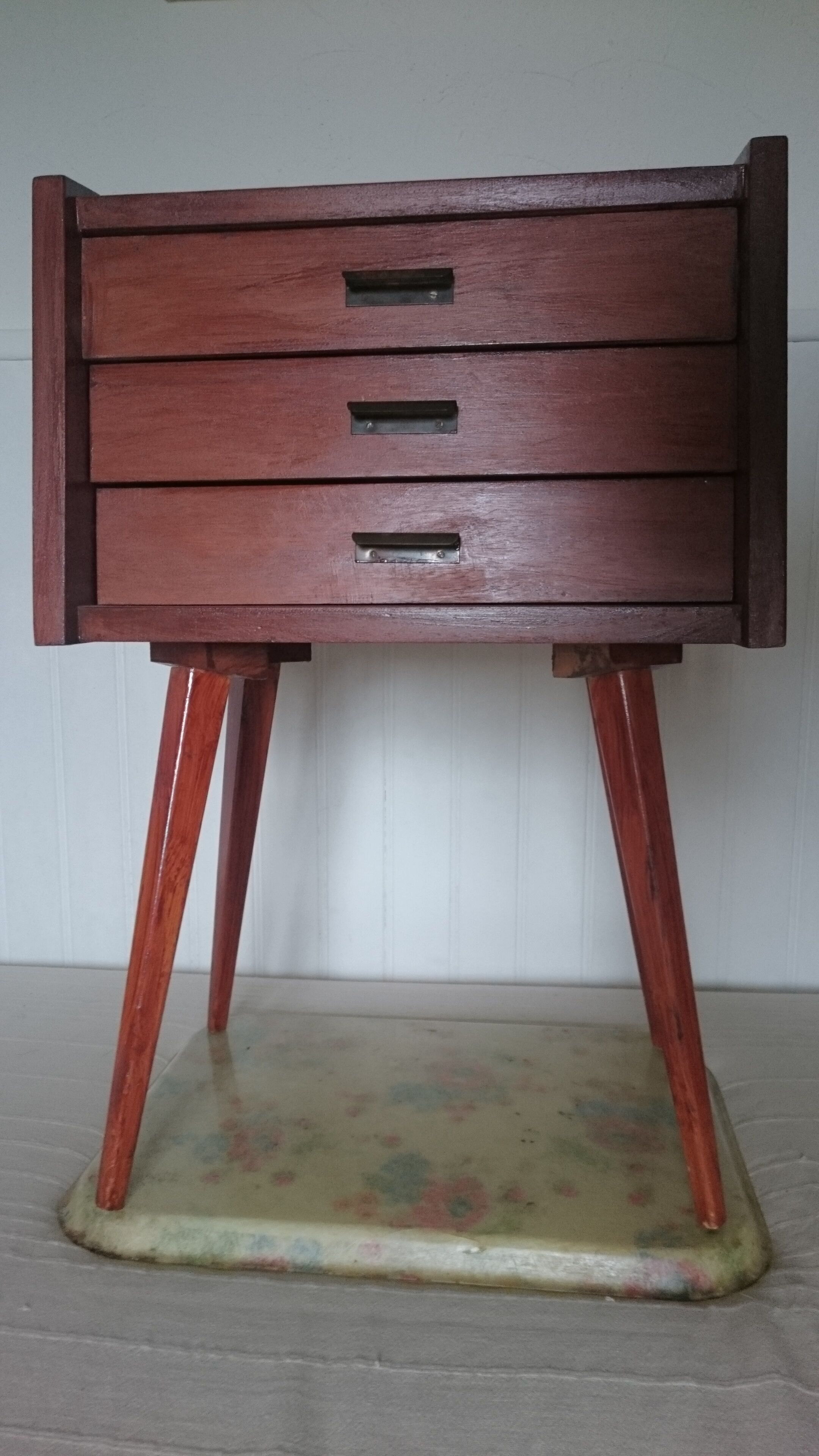 60s compas feet bedside table