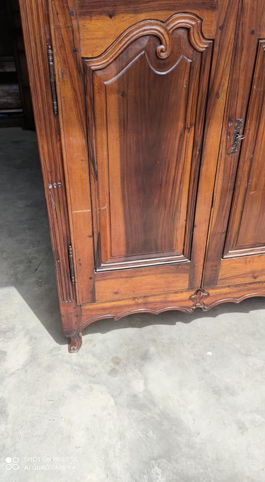 Solid walnut sideboard from the late 18th century, Transition period