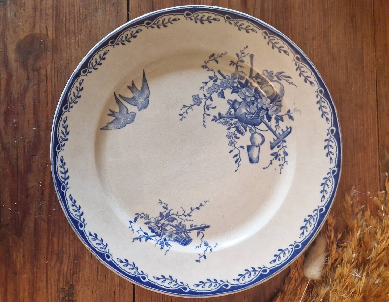 Old Sarreguemines iron earth porcelain plate