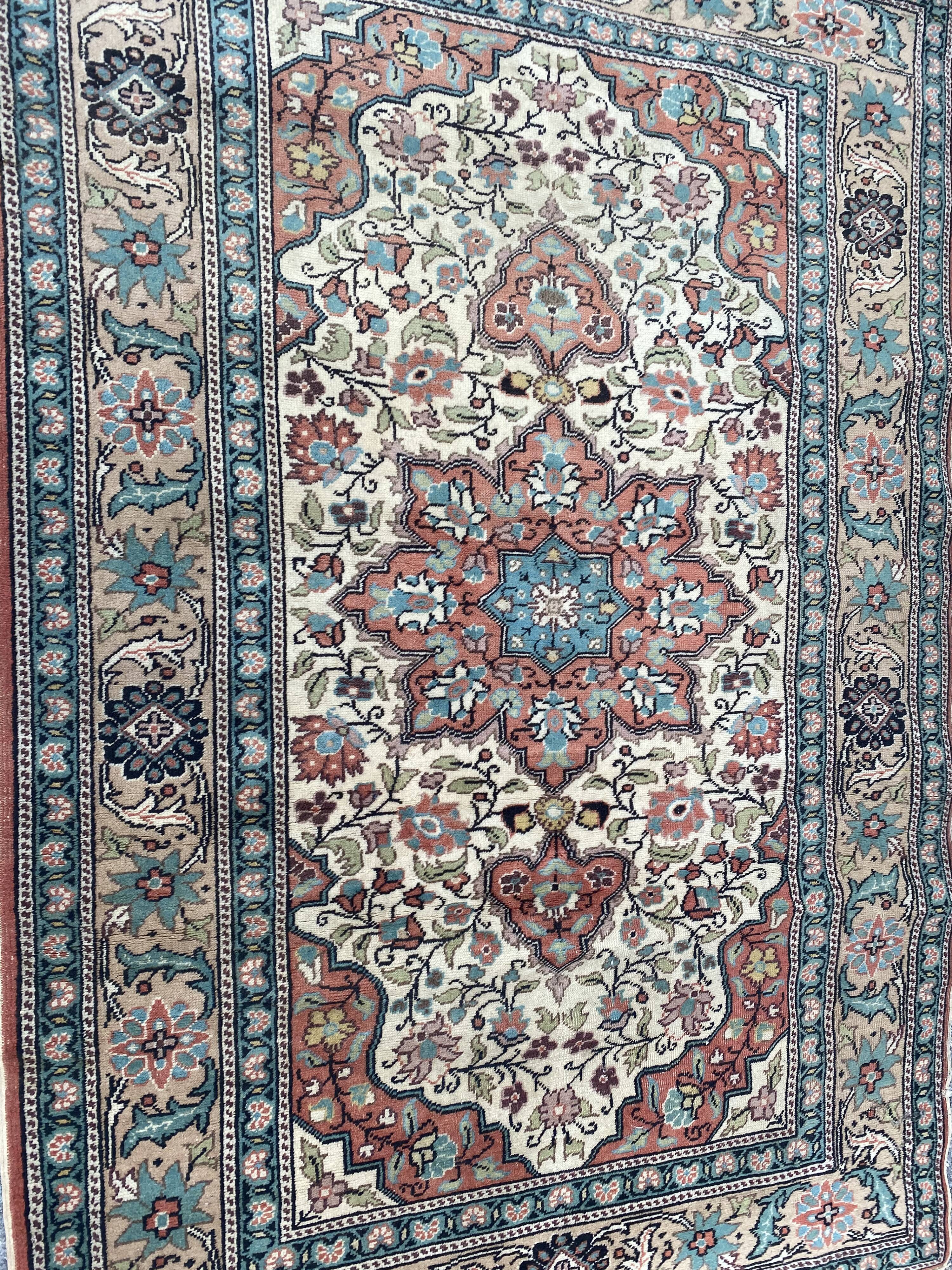 Nice old carpet of Turkey Kayseri handmade 120x180 cm