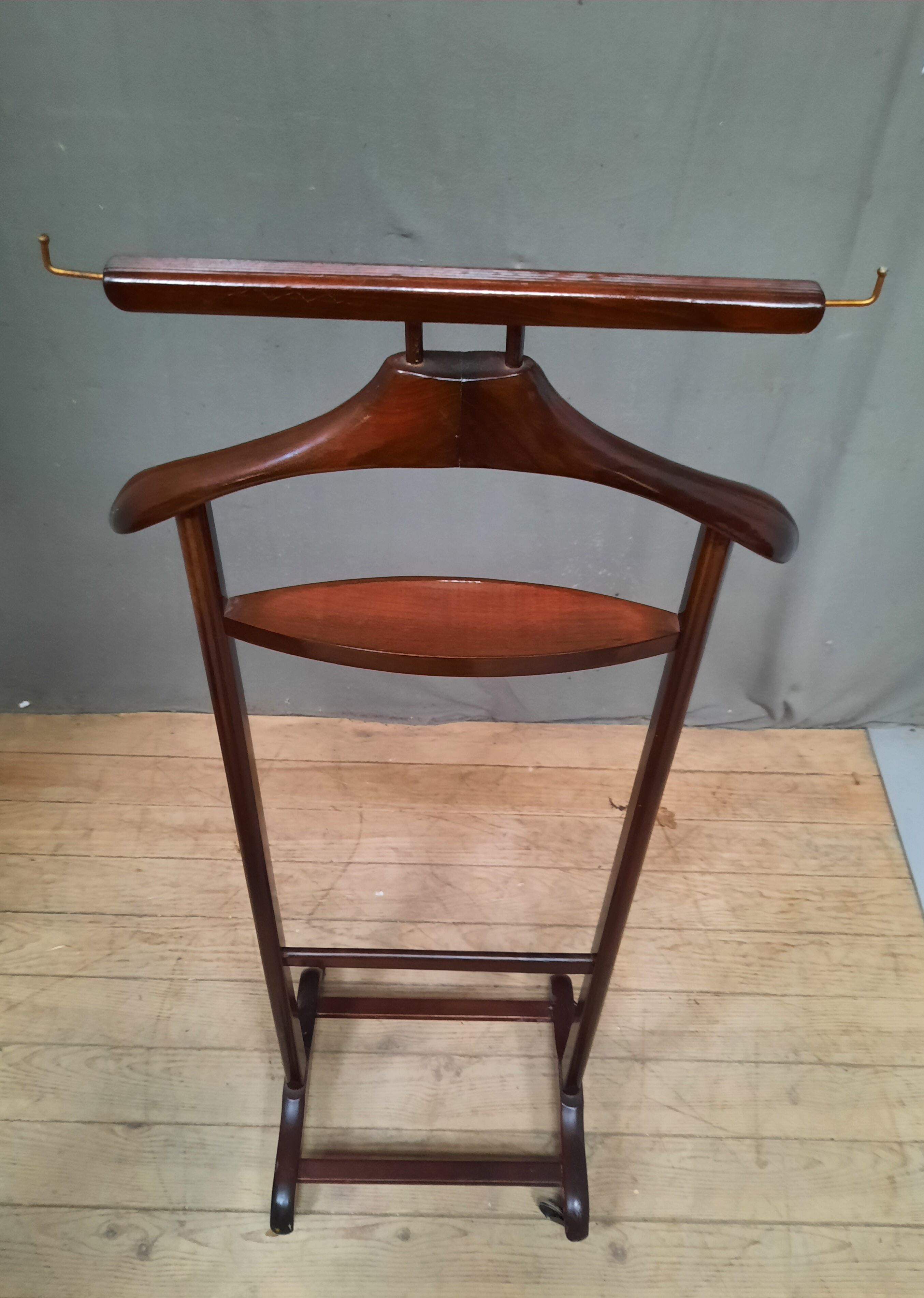 Varnished wooden valet