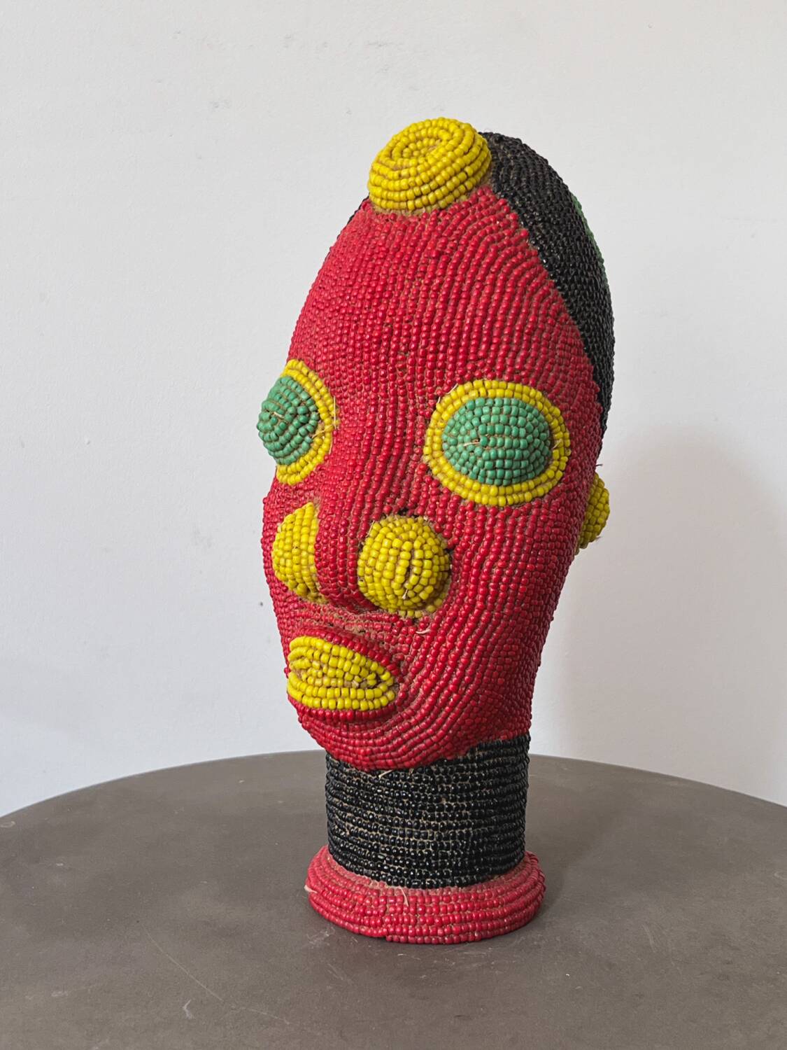 Bamileke beaded terracotta head (Cameroon)