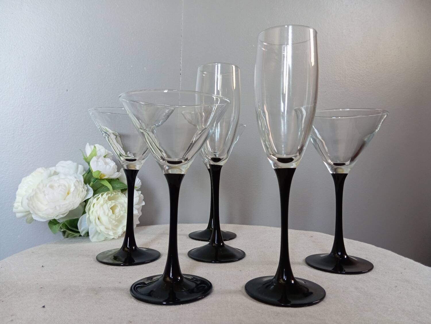 6 shiny black stemmed glasses domino collection by Luminarc, vintage 1980