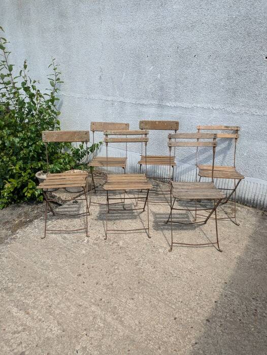 Set of folding garden chairs