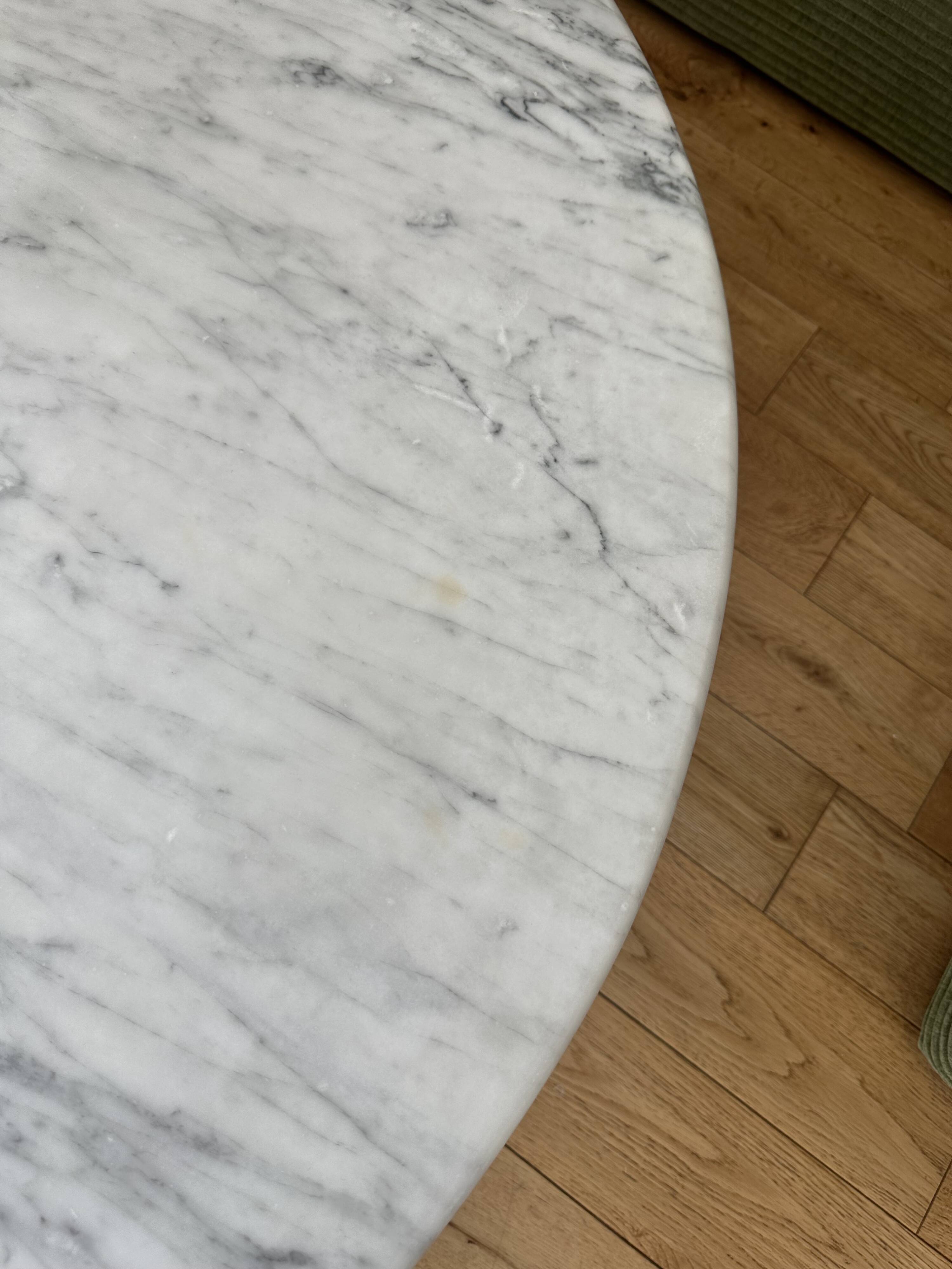 Carrara marble coffee table 110 cm / 2 cm thick