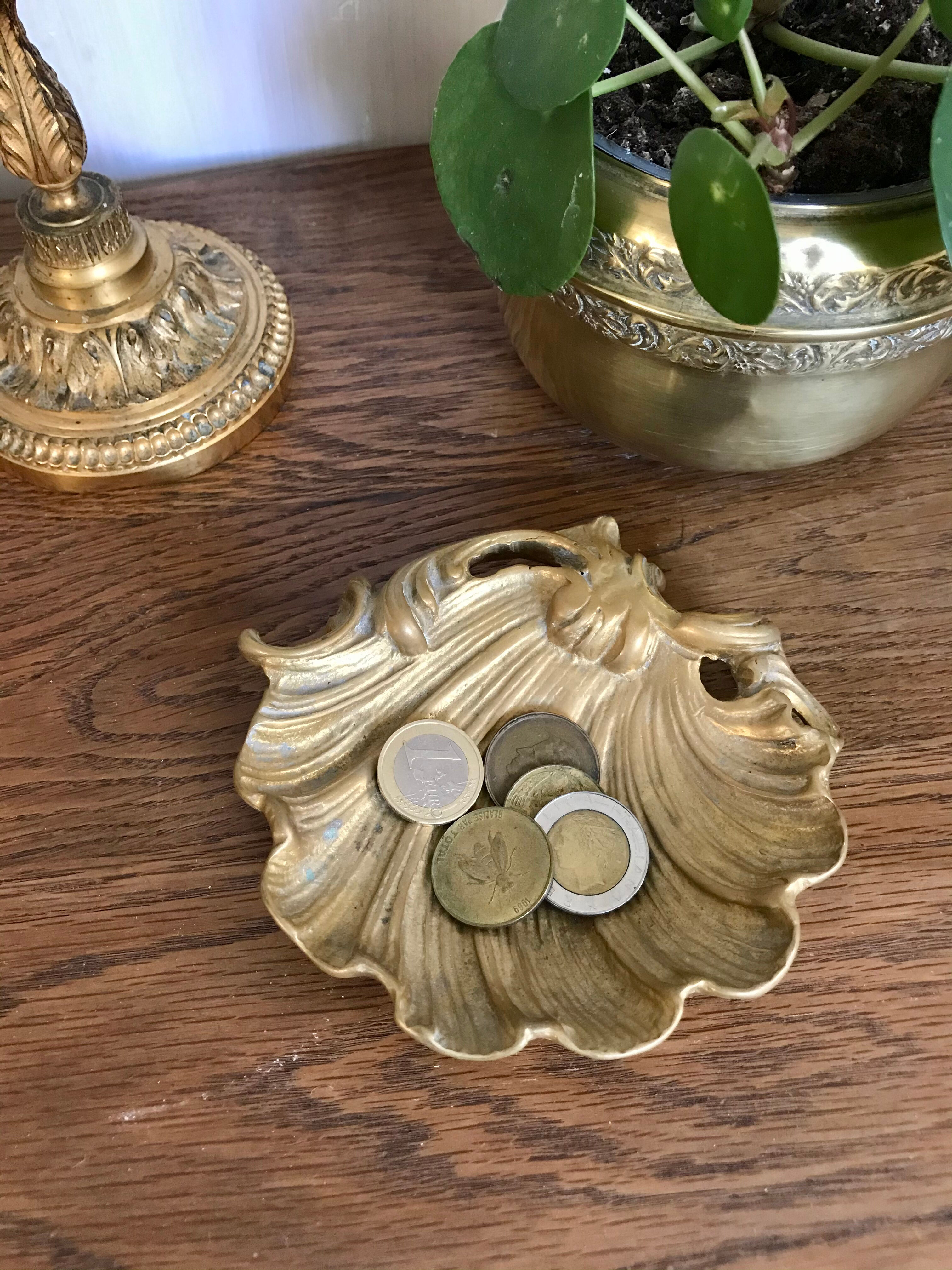 Empty pocket gilded bronze shell 19th