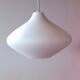 Suspension scandinave oignon en verre opalin 1950