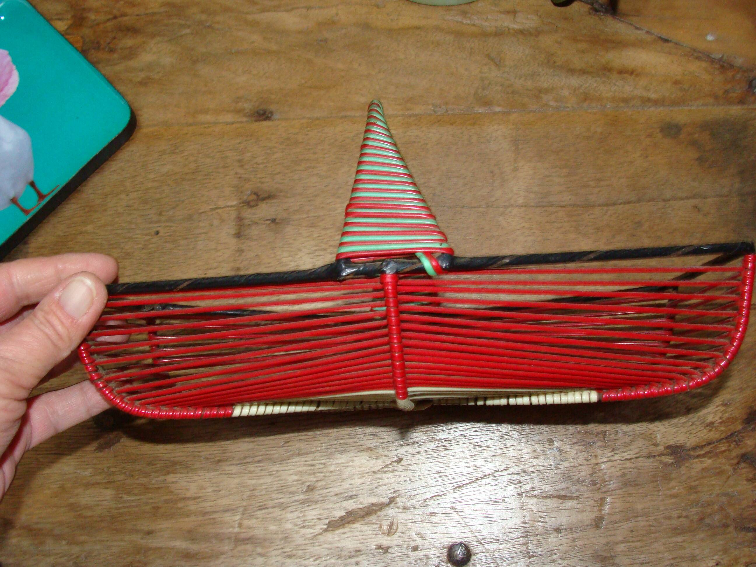 Vintage scoubidou table basket