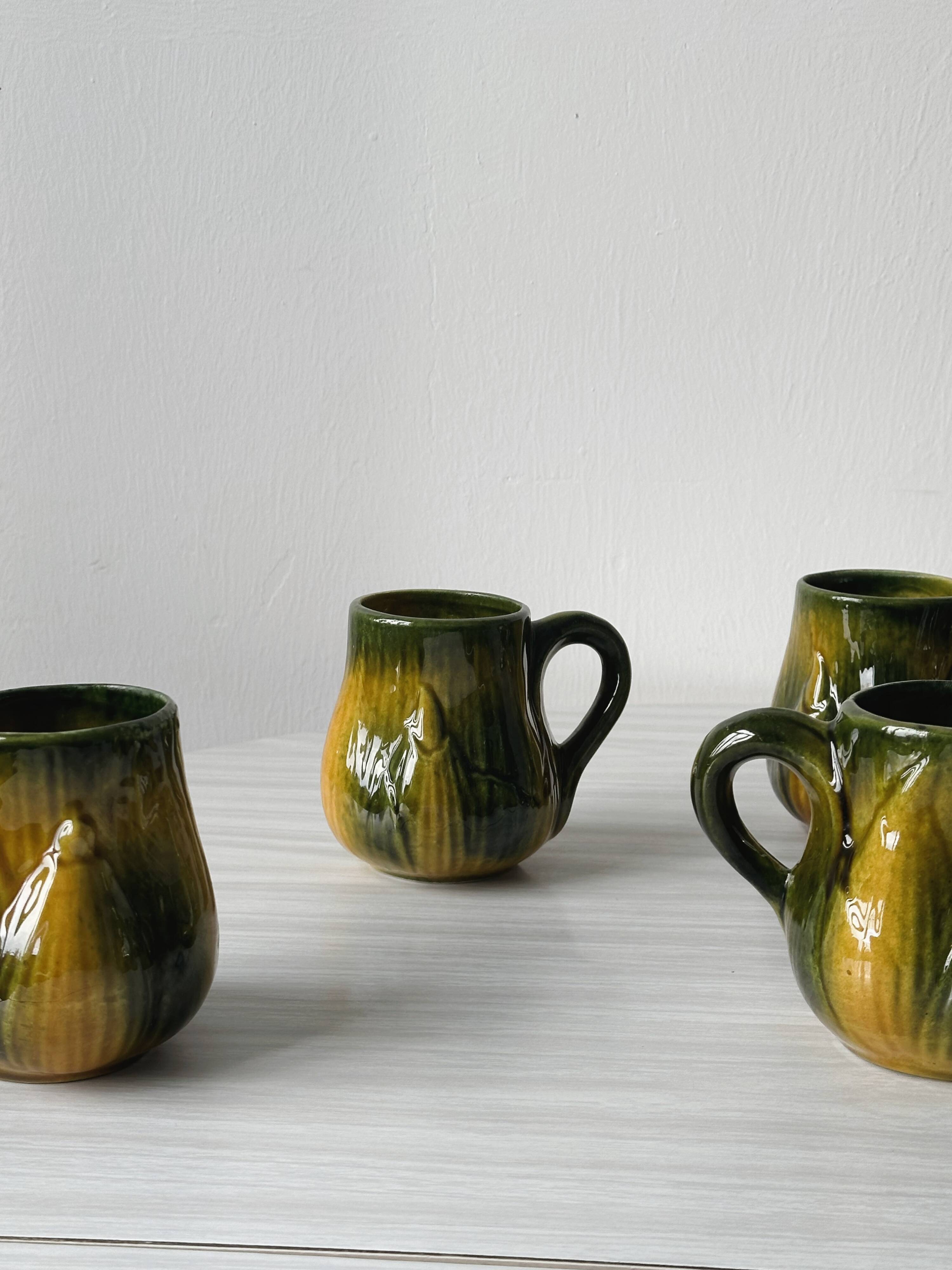 Cups - vintage country style mugs