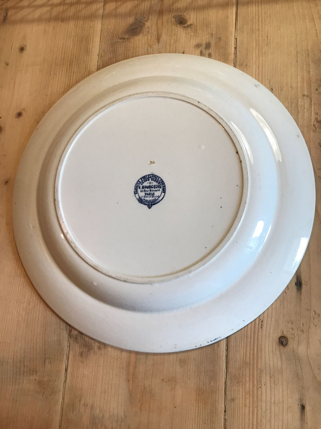 Iron earth dish Marseille