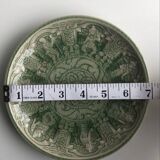 Assiette émaillée thai celadon , poterie vert jade