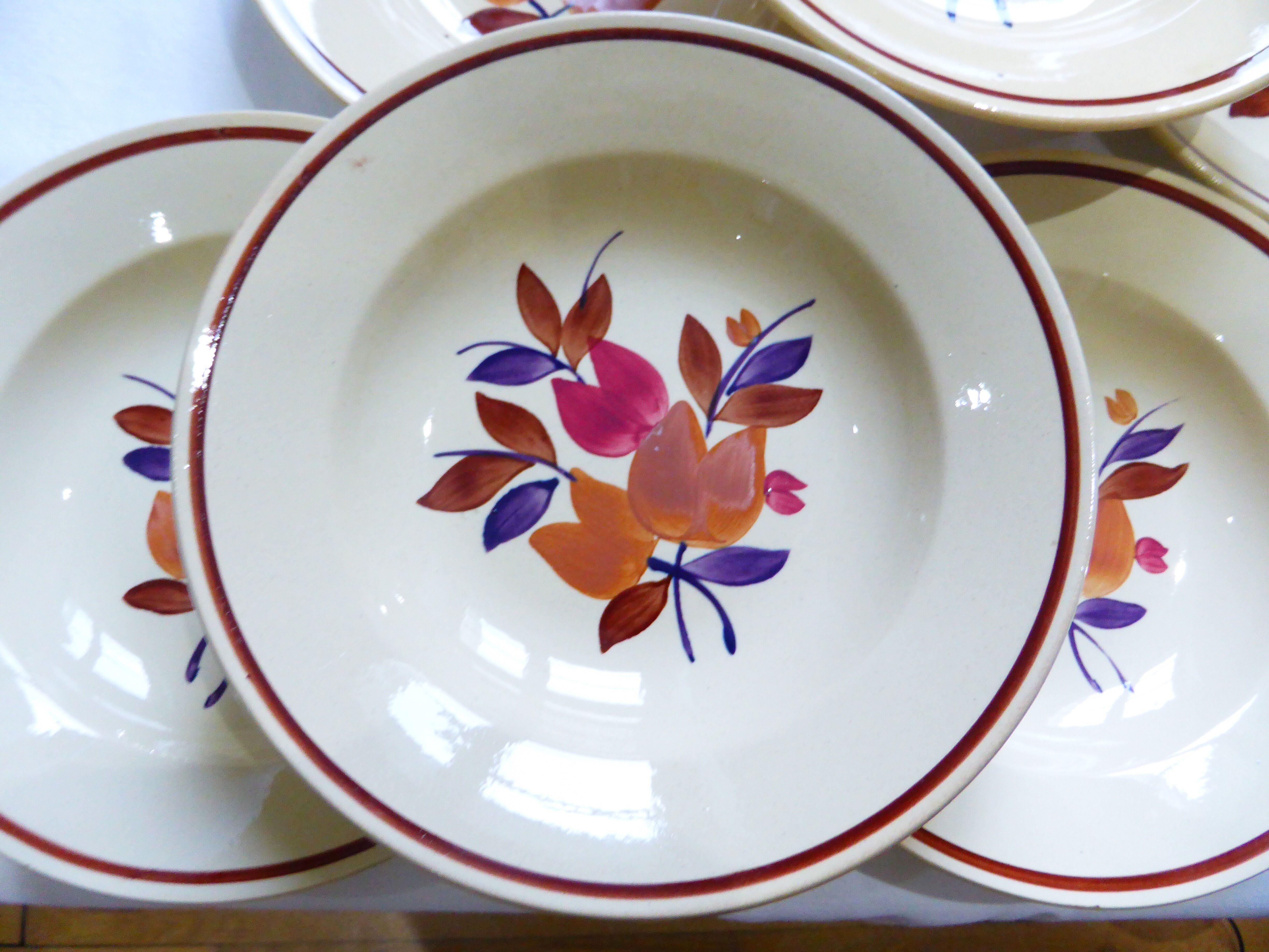 6 vintage hollow plates