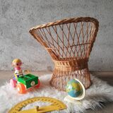 Fauteuil en osier pour enfant style emmanuelle