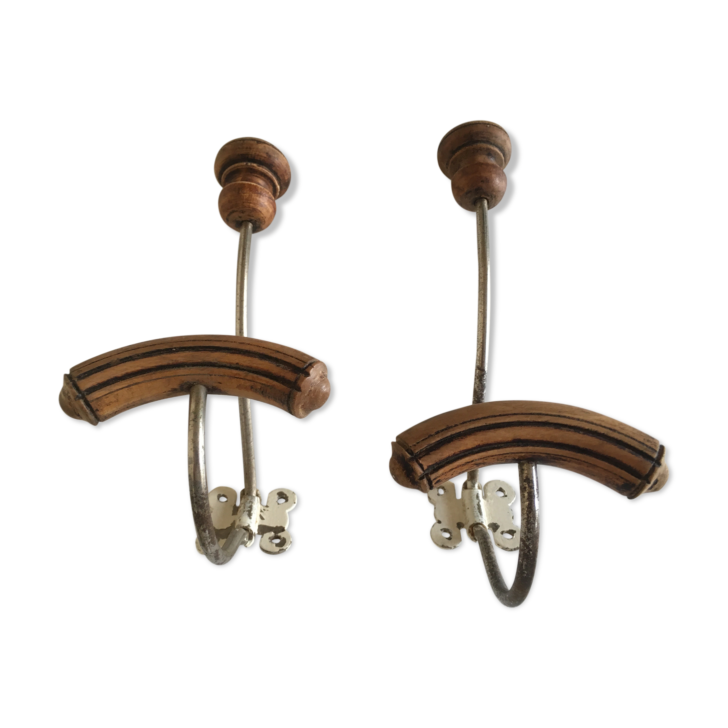 Paire de patères papillon en bois tourné 1920