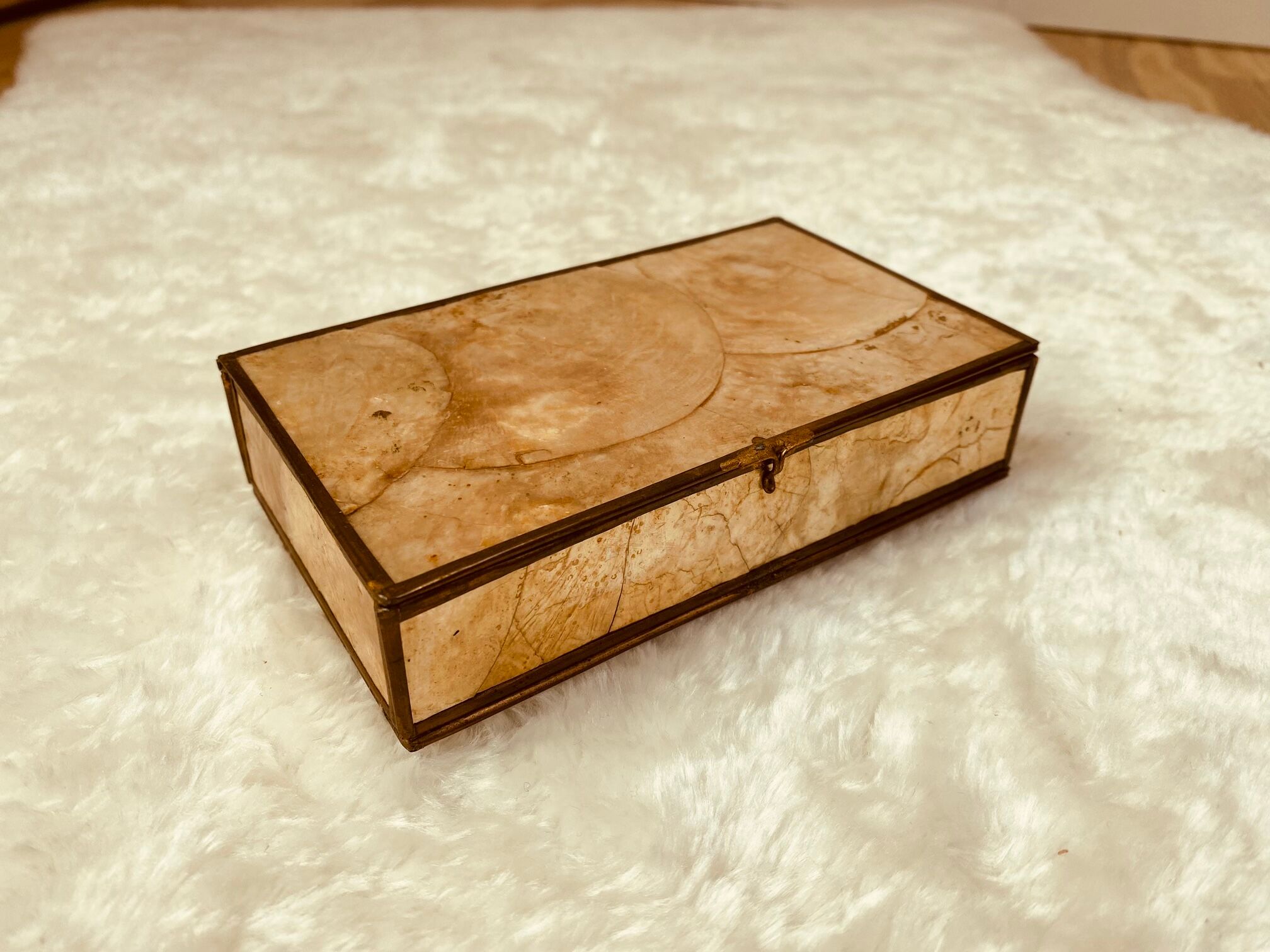 Mother-of-pearl jewelry box