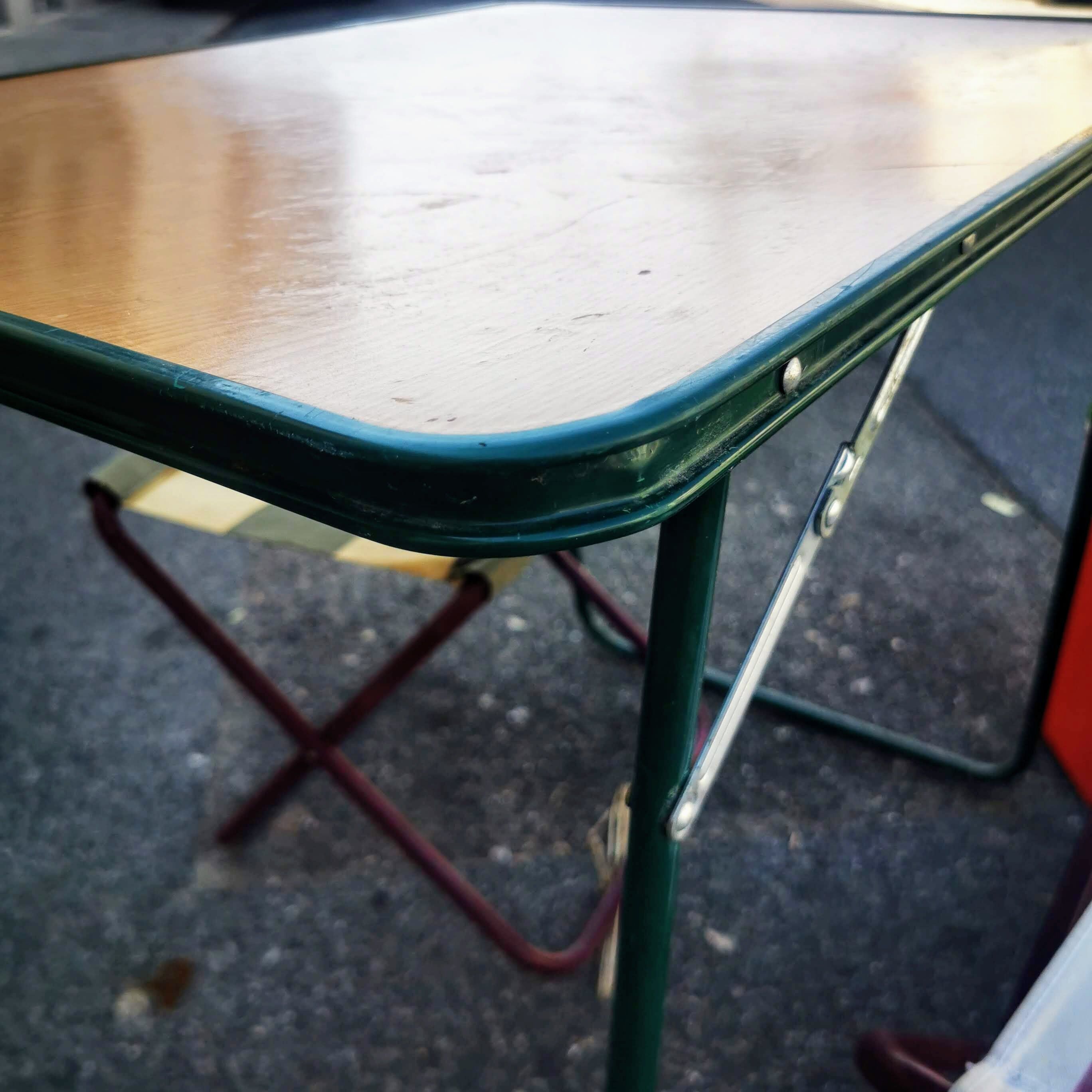 Folding camping table