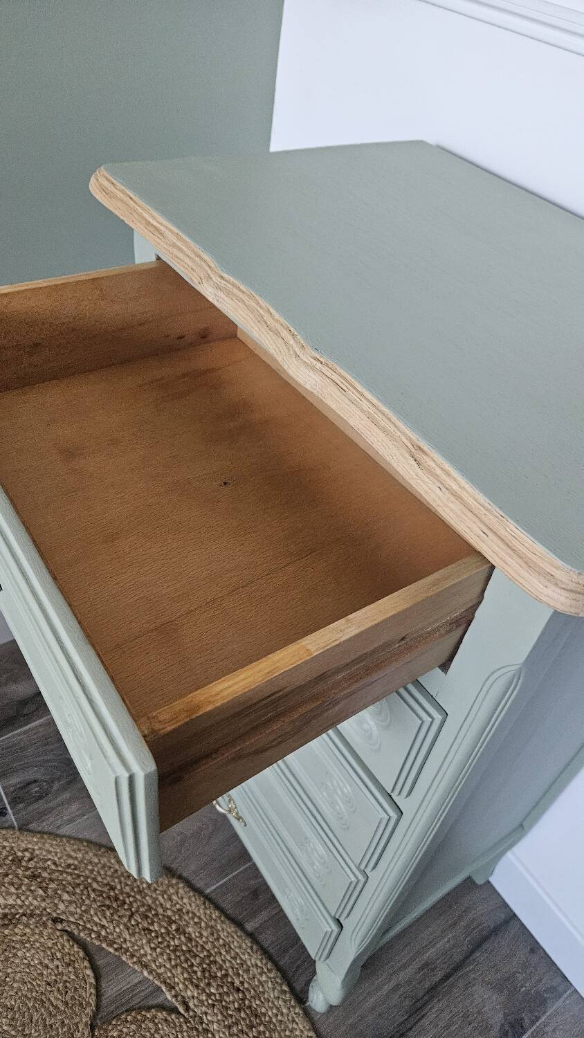 Commode vintage