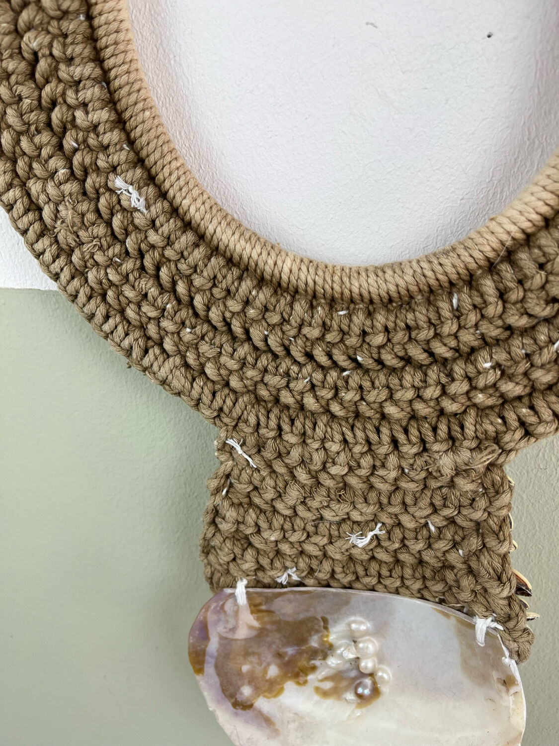 Collier tribal