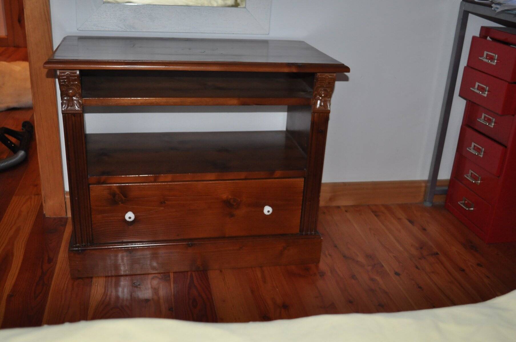 Antique brown pine TV cabinet, carved, with drawer and shelves, traditional style (1890-1919)