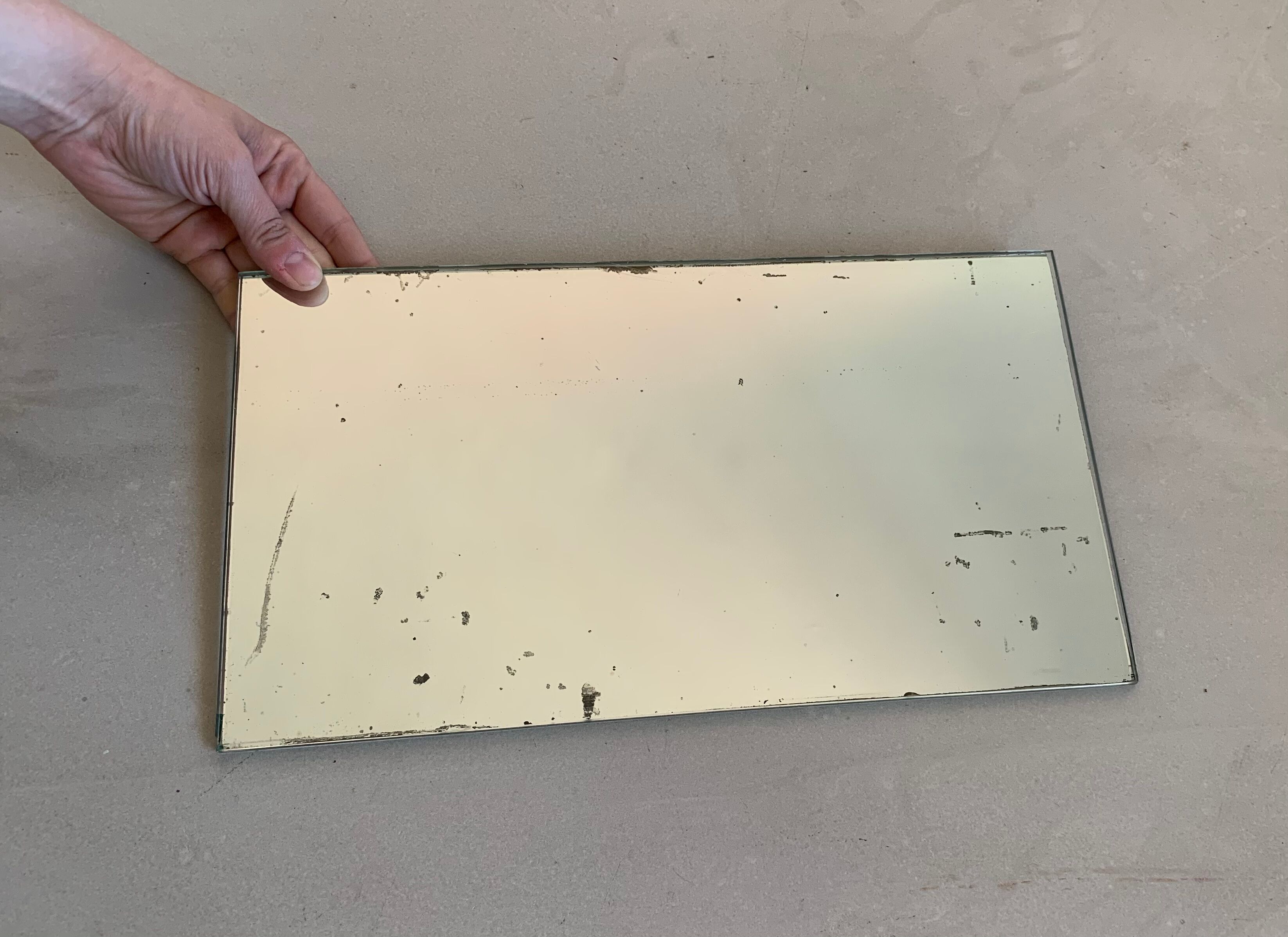 Small mirror stung 37x21cm