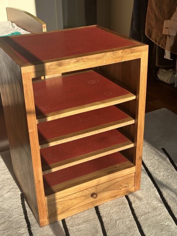 Étagère, meuble de rangement en noyer et tadelakt
