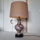 Lampe sur un vase ancien en émail cloisonné à joli décor floral rose