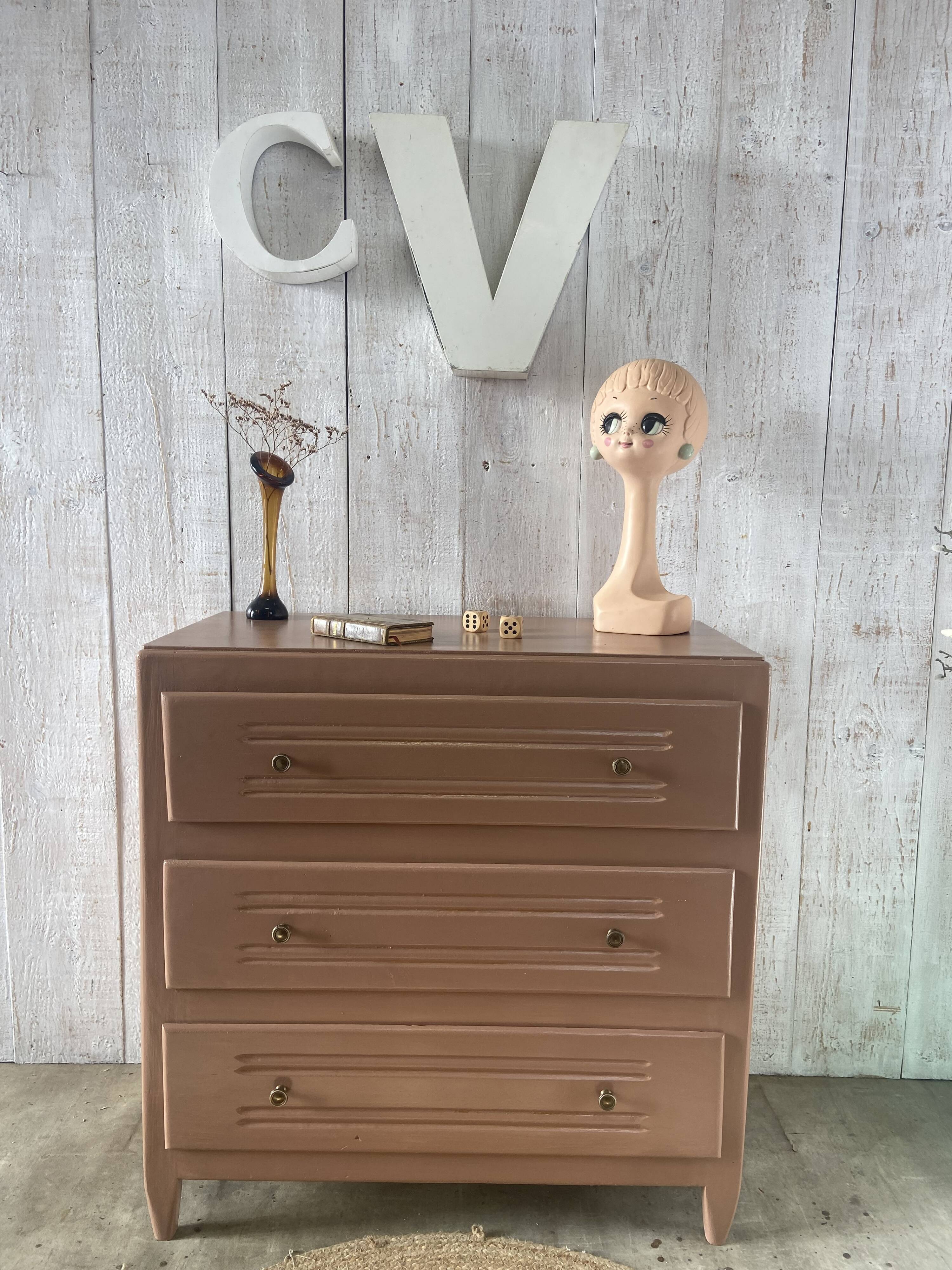 Vintage chest of drawers