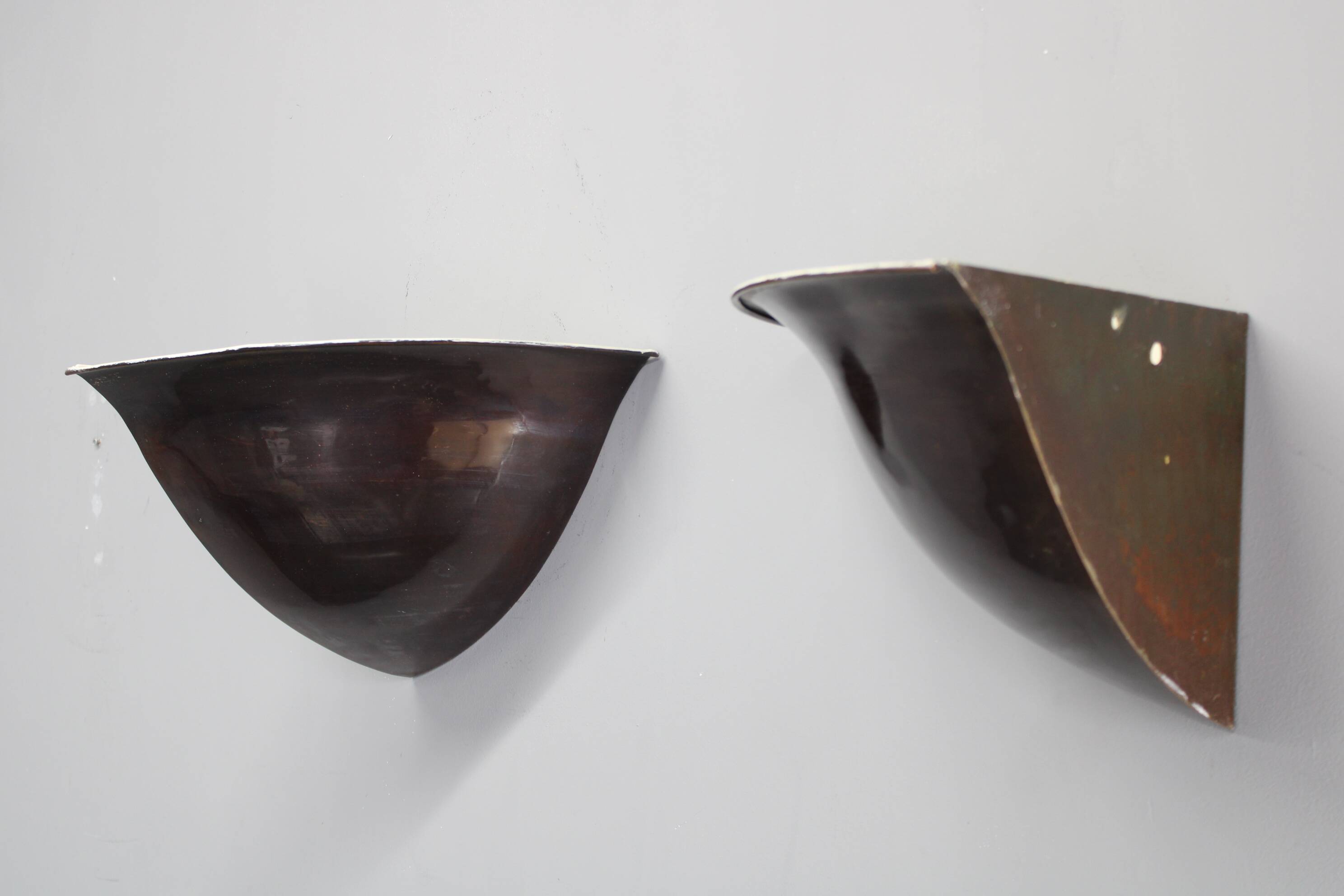 Art Deco corner wall sconces in patinated copper, 1930s
