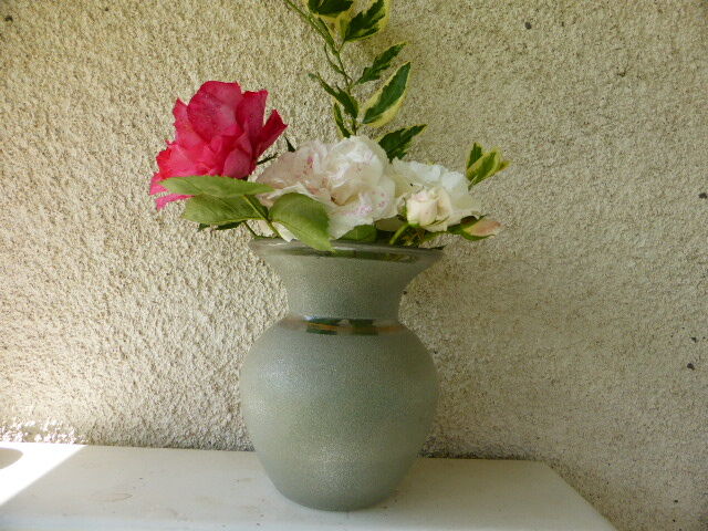 Vase glass Granita, and clear glass, white/grey Pearl, vintage 1950.