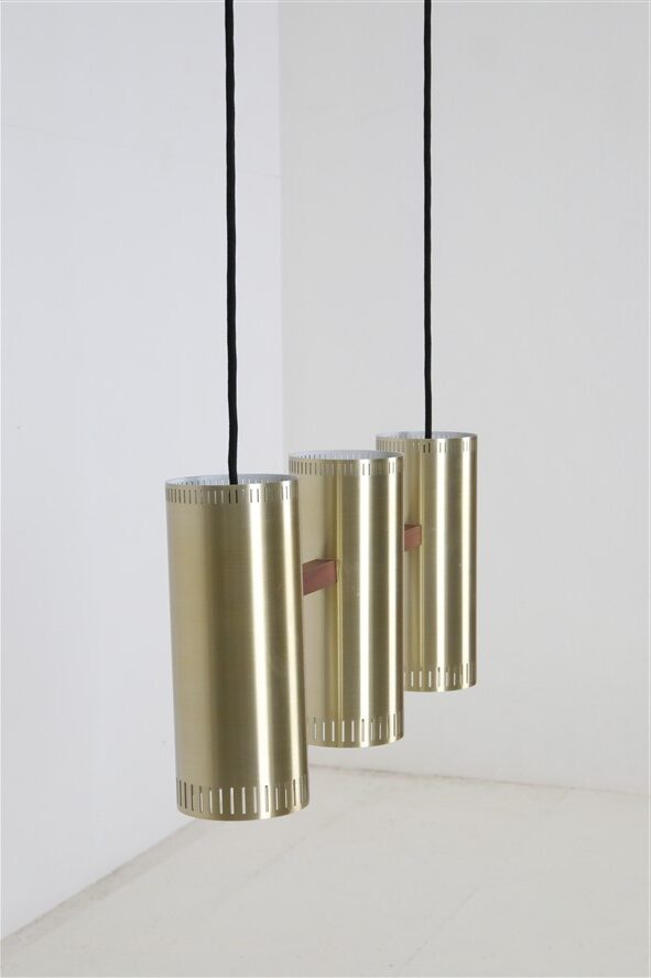 Rare lampe suspendue "Cylinder III" par Jo Hammerborg pour Fog & Mørup / années 1960 / design danois moderne du milieu du siècle / Teck / Laiton