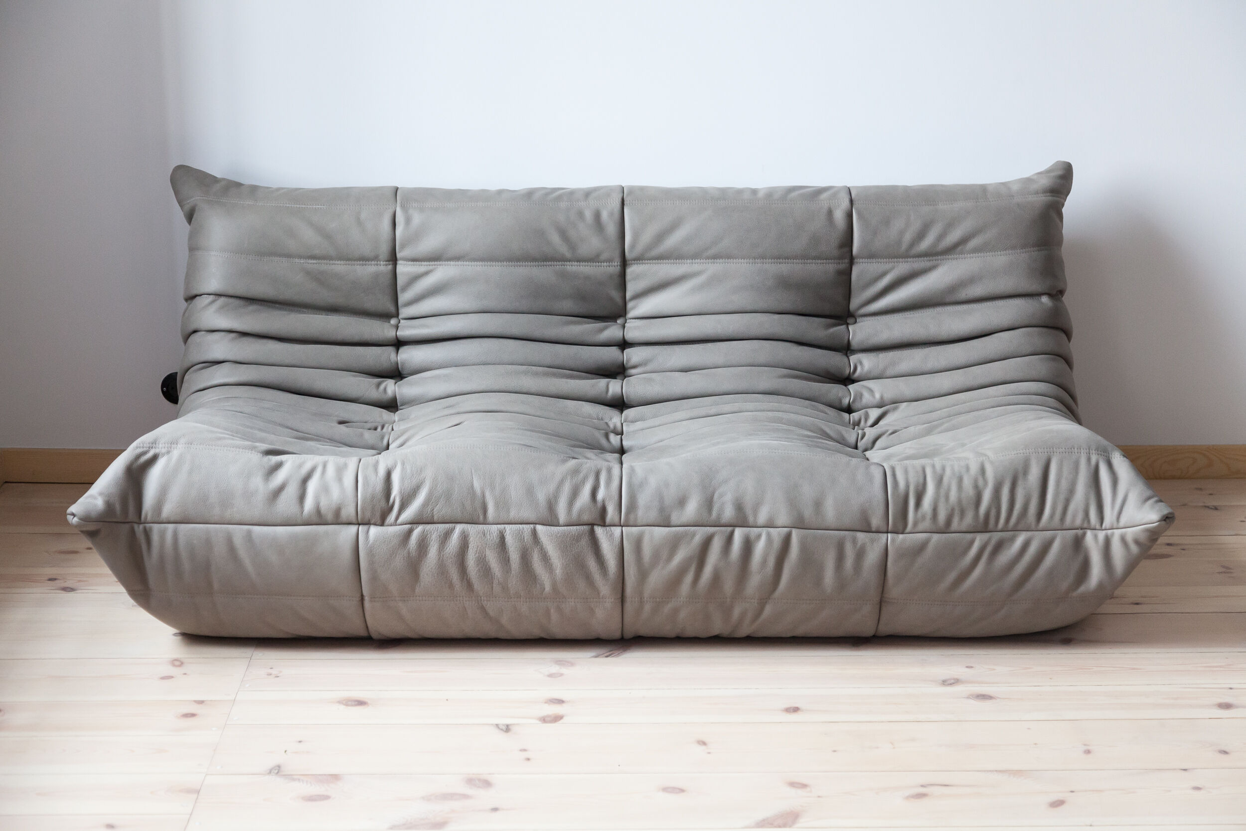 Togo sofa set model designed by Michel Ducaroy 1973