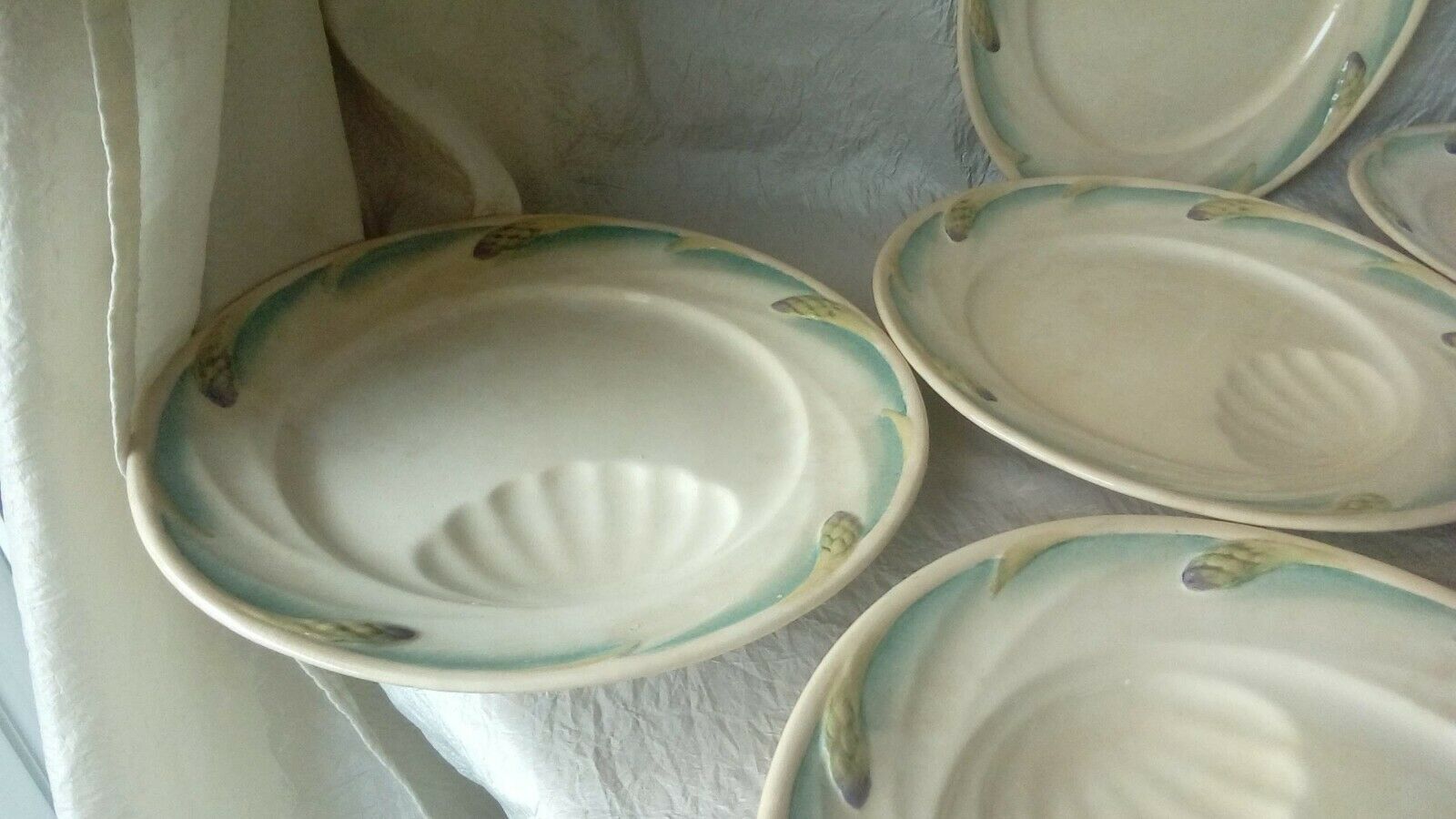 6 PLATES WITH ASPARAGUS IN SARRGUEMINE SLURRY ERA ART NOUVEAU